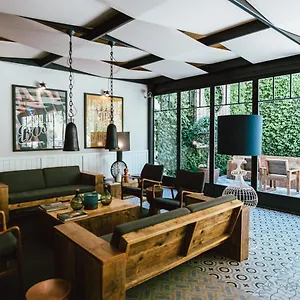 Praktik Vinoteca Otel